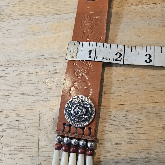 New Leather Belt Silver Buckle and Indian Heads with Bone Beads - Picture 5 of 8
